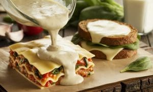 découvrez notre recette de béchamel allégée parfaite pour des lasagnes et croque-monsieur healthy, savoureuse et facile à préparer pour un repas léger et gourmand.