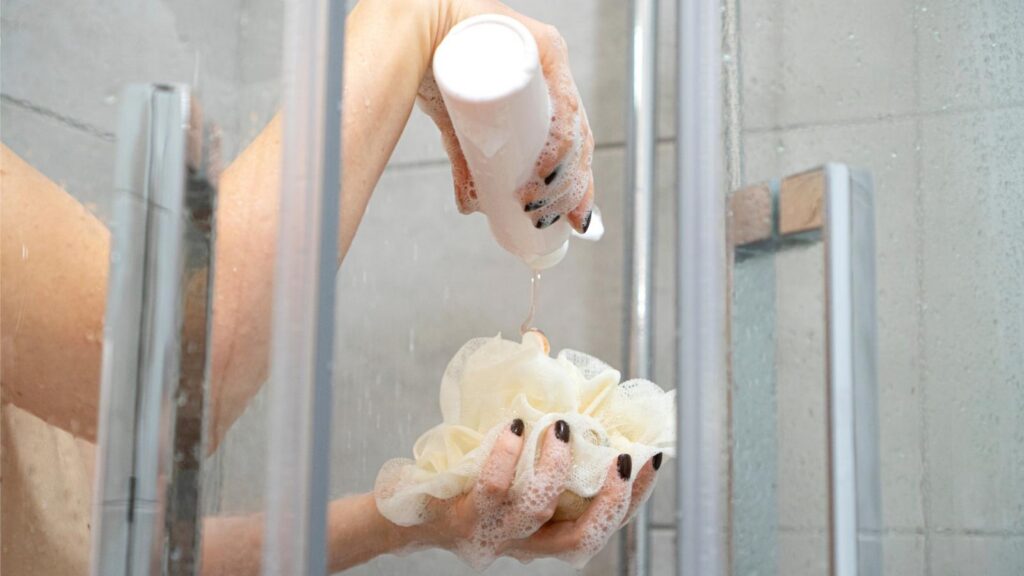 Huile de douche : l'alliée parfaite pour peaux sèches
