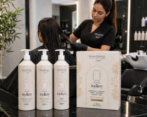 Cheveux lisses et brillants après un lissage indien à l'amla